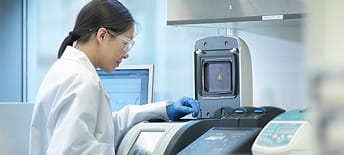 woman in life sciences lab