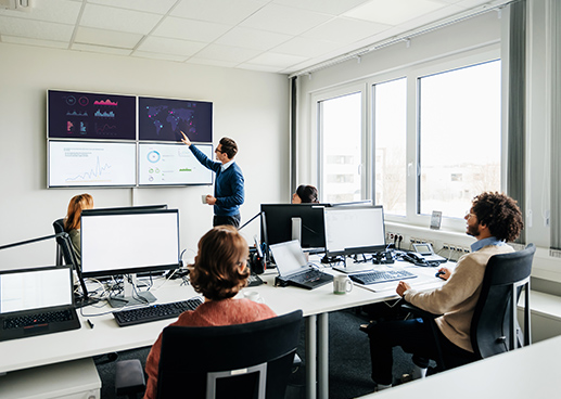 Presentation in a classroom with computers