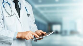Doctor-Using-Digital-Tablet.-Healthcare-Medicine-Concept-842005018_7450x3610
